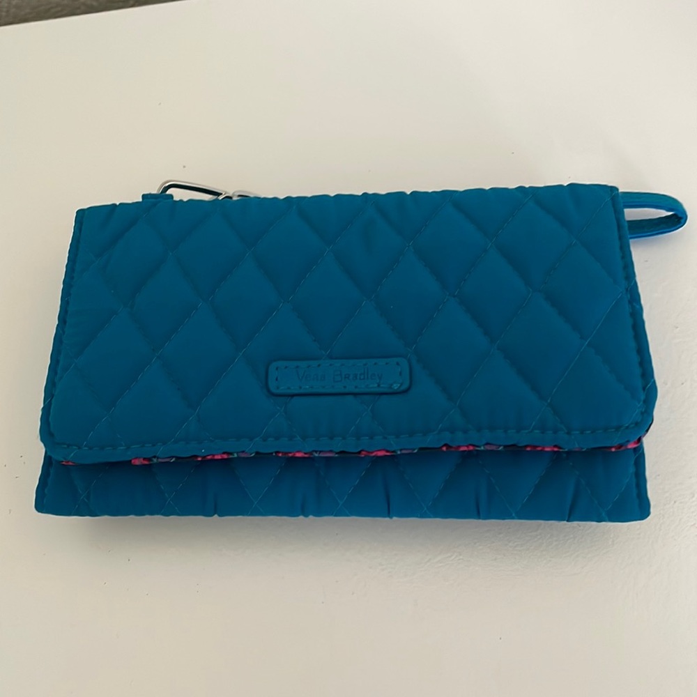 Vera Bradley turquoise wristlet NWOT  for phone, change, credit cards with RFID.